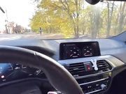 ДЕВИЦА ДРОЧИТ В АВТО