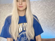 <Unknown> Пьет и танцует