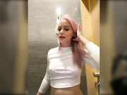 _Katrinka_ шоу в туалете-3