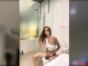 Ginger_22 справляет малую нужду