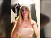 ALVUWKA в примерочной-3