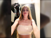 ALVUWKA в примерочной-3