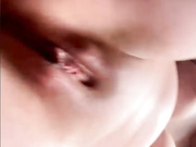 Девочка сквиртит