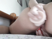 ДЕВИЦА САМА СЕБЯ ТРАХАЕТ