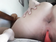 ДЕВИЦА САМА СЕБЯ ТРАХАЕТ