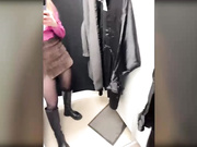 ParisHill в примерочной-3