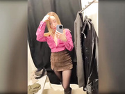 ParisHill в примерочной-3