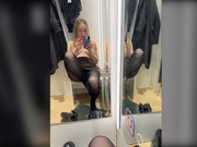 ParisHill в примерочной-4