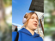 advaya Отодвинула трусики на улице в кустах