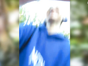 advaya Отодвинула трусики на улице в кустах