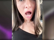 _Gavka кончила сквиртом в кружку и выпила