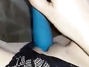 ДЕВИЦА ДРОЧИТ
