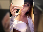 ALVUWKA в туалете с дилдо