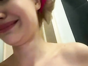 -Lana-Chester- встретила курьера