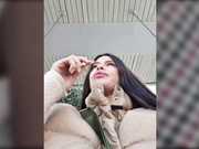 Miss_Viktoria в колготках на скамеечке