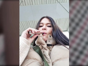 Miss_Viktoria в колготках на скамеечке