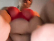 Italianka - горячая брюнетка трахает киской твоё лицо