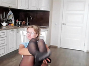 MissMotiveted сняла колготки и трахнула киску-2