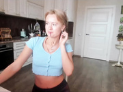 MissMotiveted сняла колготки и трахнула киску-2