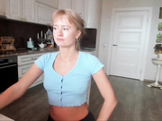 MissMotiveted сняла колготки и трахнула киску-2