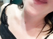 SladenkieVmeste - полирует язычком член своего парня