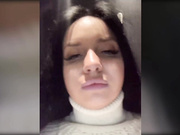 -Louise-дрочка в туалете-2