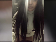 -Louise-дрочка в туалете-2