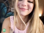 ilittleheart - секси киска в прозрачных колготках без трусиков и ласкает себя