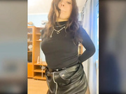 Соблазнительная Лера в колготках