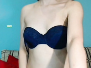 divakisss - милашка с классной задницей ласкает свою киску