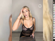 -AmazingBlonde-