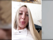 Di-Fm надрачивает киску