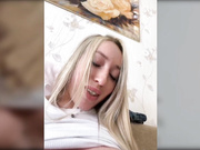 Di-Fm надрачивает киску