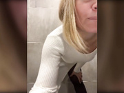 _Lasker_в туалете автозаправки