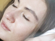 ДЕВИЦА ДРОЧИТ