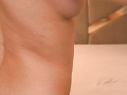 Cinnabonga классная милфа разминает попку