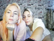 doublechris Помогла рыжей подруге отодвинуть трусики и поласкала пизду