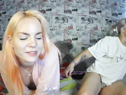 doublechris Помогла рыжей подруге отодвинуть трусики и поласкала пизду