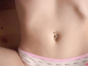 ДЕВИЦА ТРАХАЕТСЯ