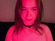 GirlDevil трахает себя сосёт крупный план,новая модель