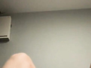 ДЕВИЦА ДРОЧИТ