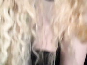 ДЕВИЦА ТРАХАЕТСЯ