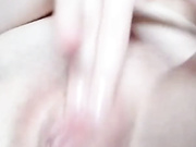 ДЕВИЦА ДРОЧИТ