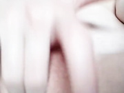 ДЕВИЦА ДРОЧИТ