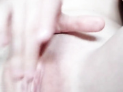 ДЕВИЦА ДРОЧИТ