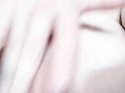 ДЕВИЦА ДРОЧИТ