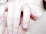 ДЕВИЦА ДРОЧИТ