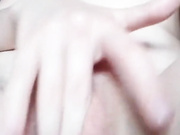 ДЕВИЦА ДРОЧИТ