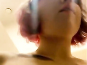 ДЕВИЦА ДРОЧИТ