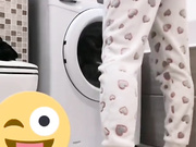 ДЕВИЦА ДРОЧИТ